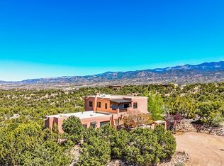 22 Loma Serena, Santa Fe, NM 87506