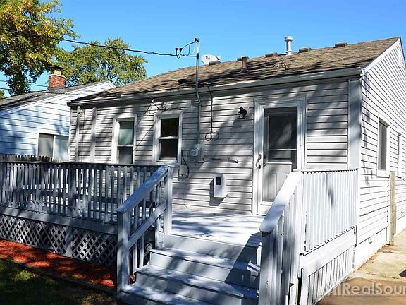 4th image of 27451 Tighe St