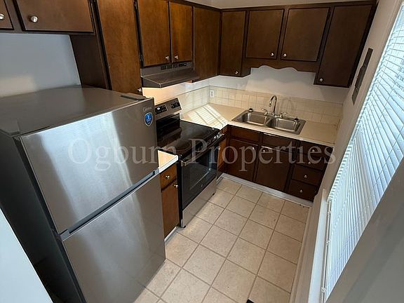 4th image of 164-174 W End Blvd #3
