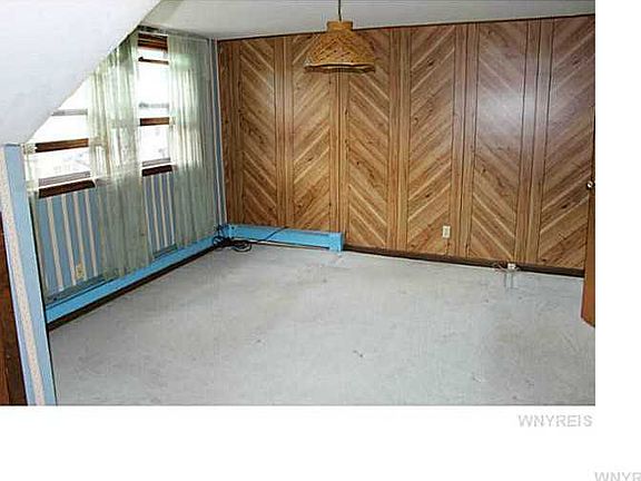 5th image of 25 Thorndale Ave