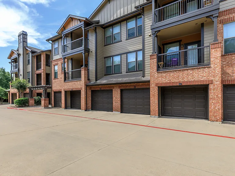 Exclusive Attached Garages at The Woods of Five Mile Creek in Dallas, TX