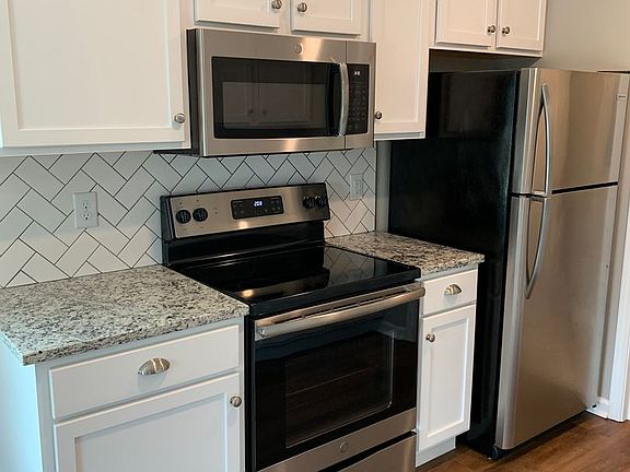 5th image of 124 Atkins Farm Ln APT 201