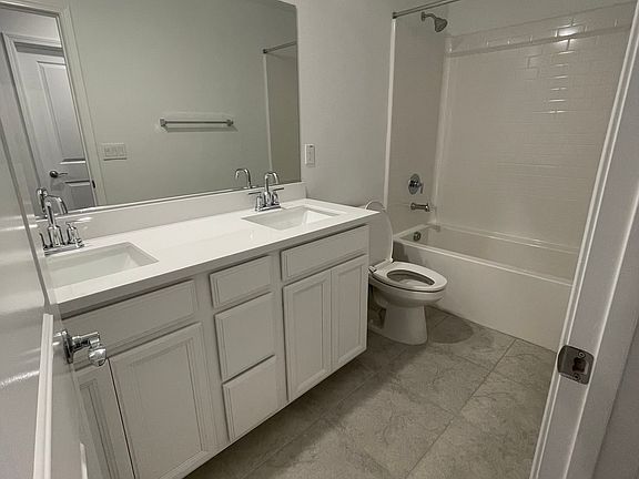 4th image of 5912 Vista Park Dr