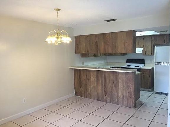 4th image of 3101 Bloomingdale Villas Ct