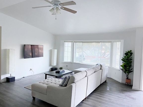 4th image of 29807 Tioga Dr