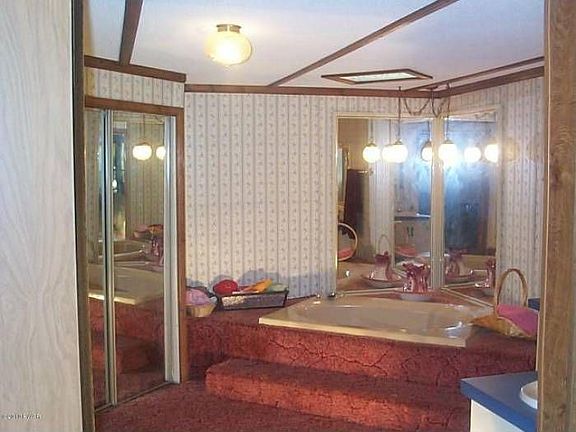 Mstr Bath garden tub
