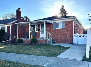 7126 Cortland Ave, Allen Park, MI 48101