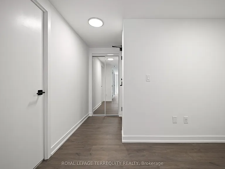 2 Augusta Ave #1303 — Photo 27
