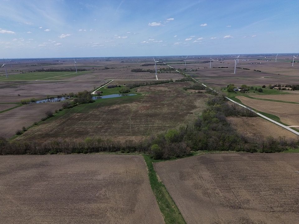 2nd image of 1976 E 24th Rd