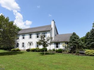 2 David Reynolds Rd, Hampton, NJ 08827
