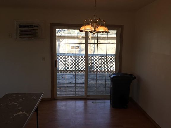 4th image of 836 3rd St
