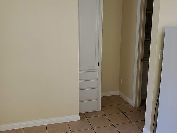 5th image of 1724 Hampton Ct