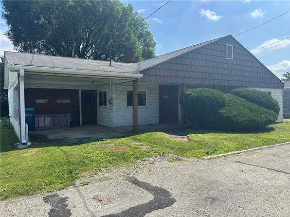 800 W Smithfield St, Mount Pleasant, PA 15666