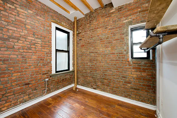 Rented by WRE Group | media 21