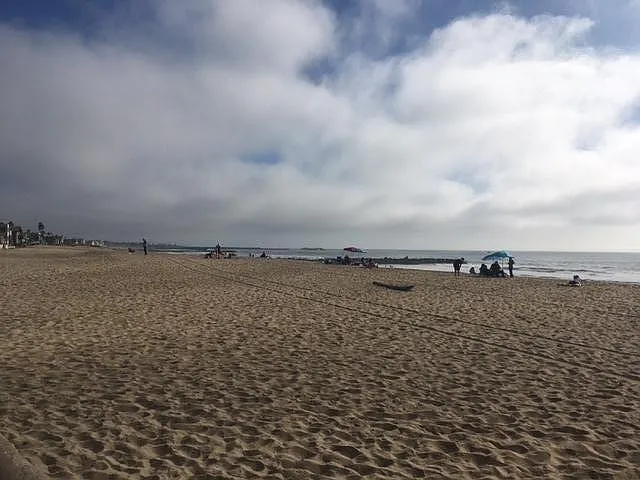 2 minute walk to Pierpont Beach