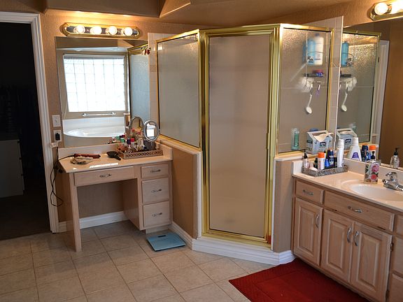 4th image of 2905 Woodgate Ter