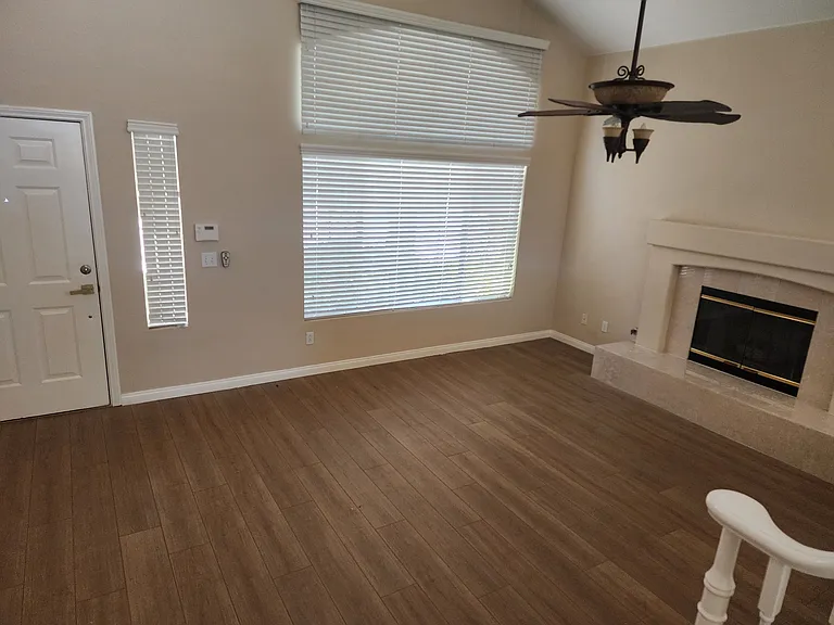 2712 Cricket Hollow Ct — Photo 4