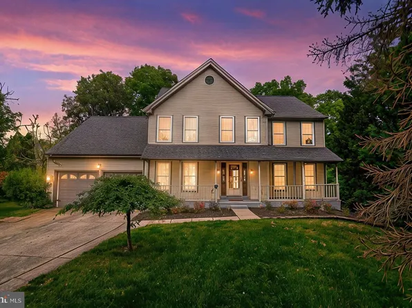 1278 Mason Mill Ct, Herndon, VA 20170
