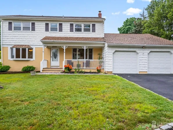16 London Dr, East Brunswick, NJ 08816