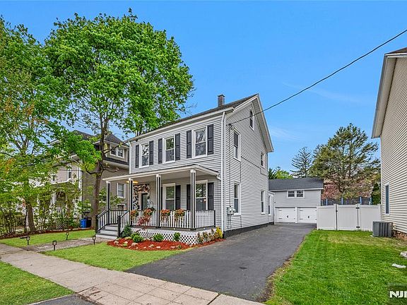 2nd image of 23 Maple St