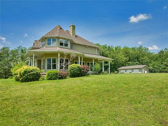 5th image of 662 Gaston Dr