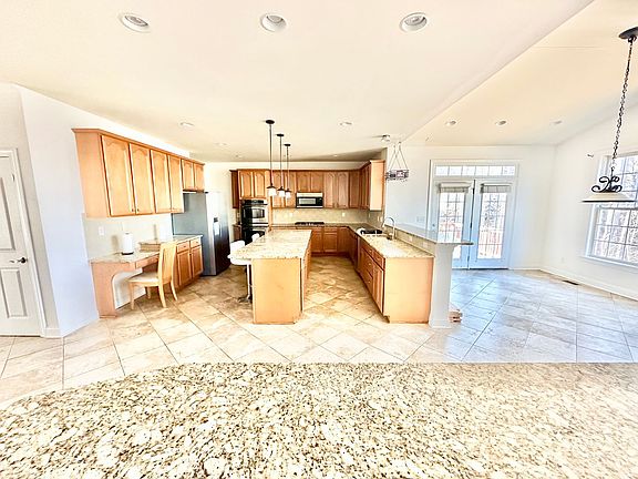 3rd image of 715 Fairway Point Dr