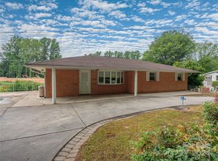 198 Deavor Rd, Pisgah Forest, NC 28768