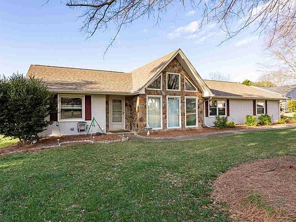 3rd image of 126 Len Ct