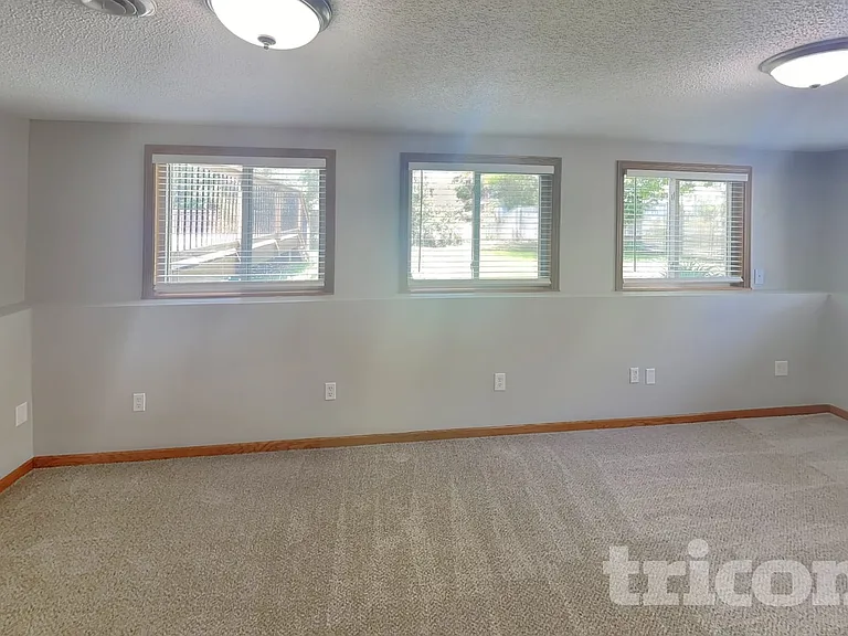 13784 Yosemite Ave S — Photo 5