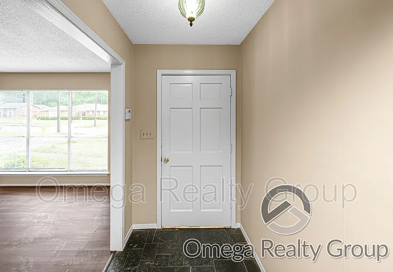 4078 Strathmore Dr — Photo 1