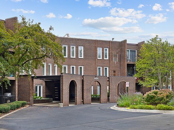 2nd image of 1430 Sandstone Dr APT 115