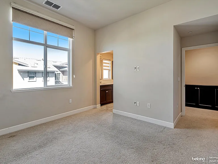 389 Basswood Cmn #10 — Photo 17