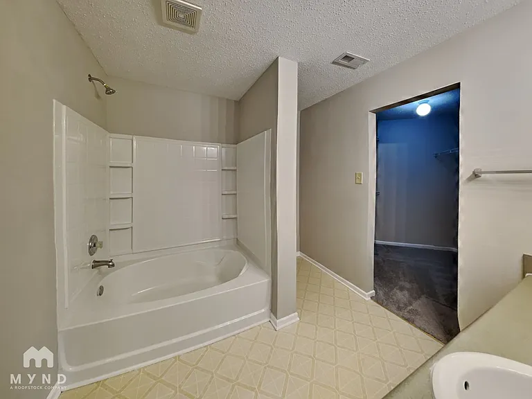 1945 Branchside Ct — Photo 13