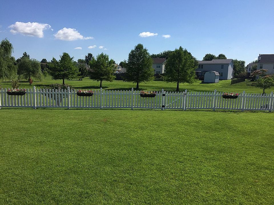 1st image of 60 Mimosa Dr