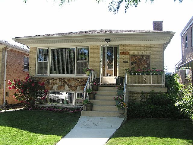 1st image of 3454 N Oak Park Ave