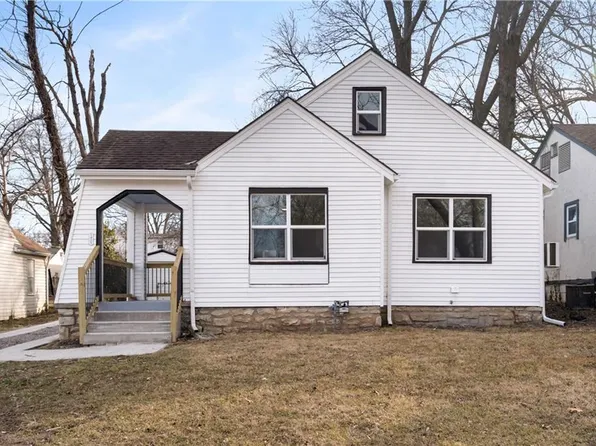1421 E 77th St, Kansas City, MO 64131