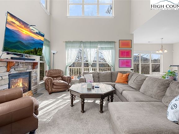 5th image of 166 Azor Court #2A