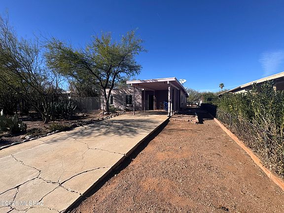 2nd image of 4864 W De La Canoa Dr