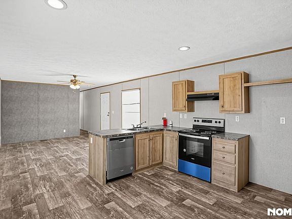 3rd image of 15833 County Road 1030 Unit B