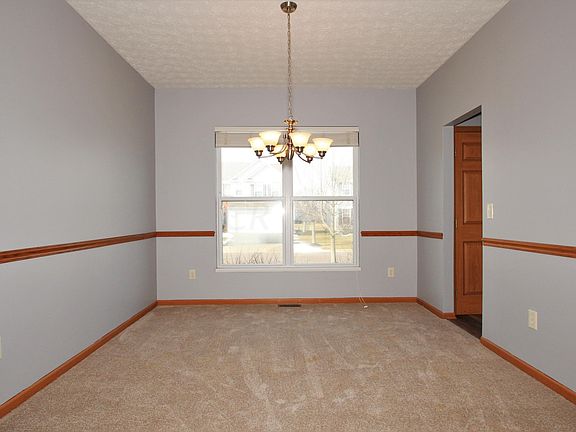 5th image of 4194 Freesia Dr