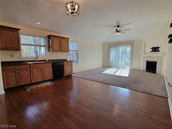 3rd image of 35261 Schoolhouse Ln