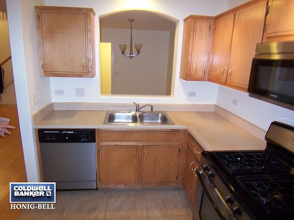 4th image of 9723 Hillcrest Cir #9723
