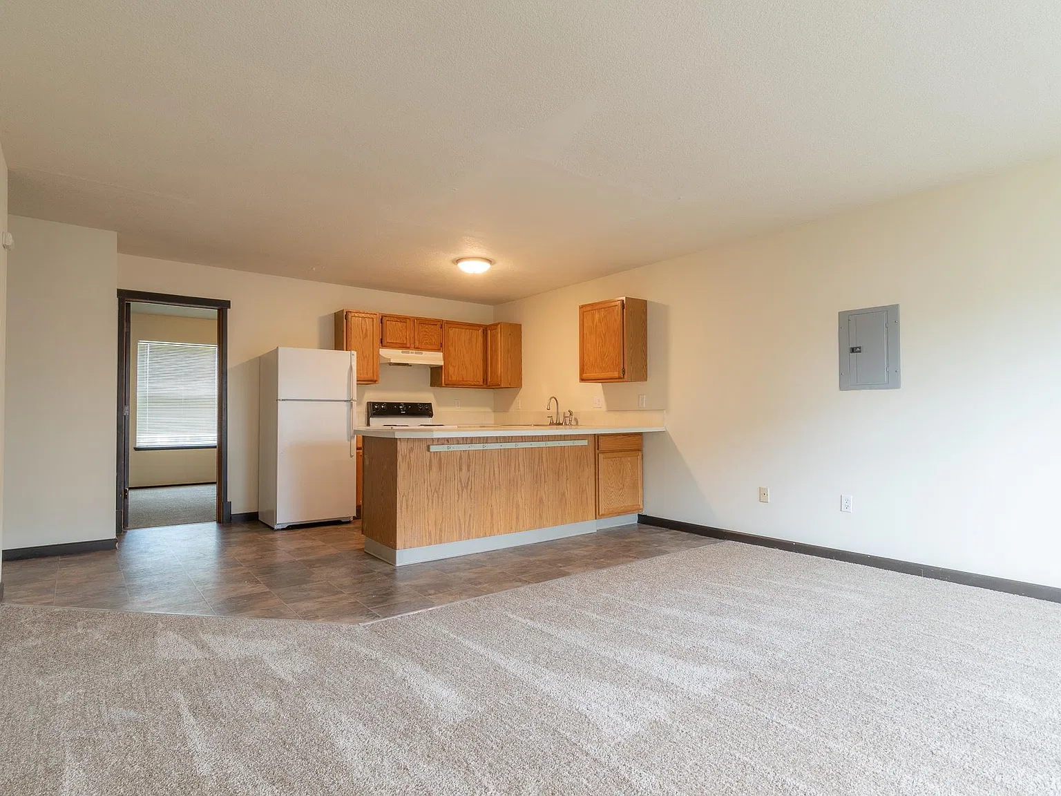 3 bed, 1250 sqft, $2,150 — Photo 2