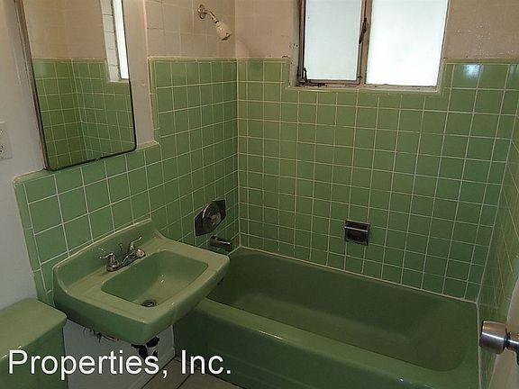 3rd image of 2829 Morena Blvd