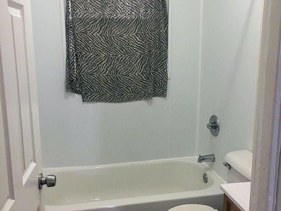 2nd image of 6131 Noble Ave