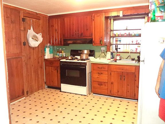 4th image of 103 McCormick Ave