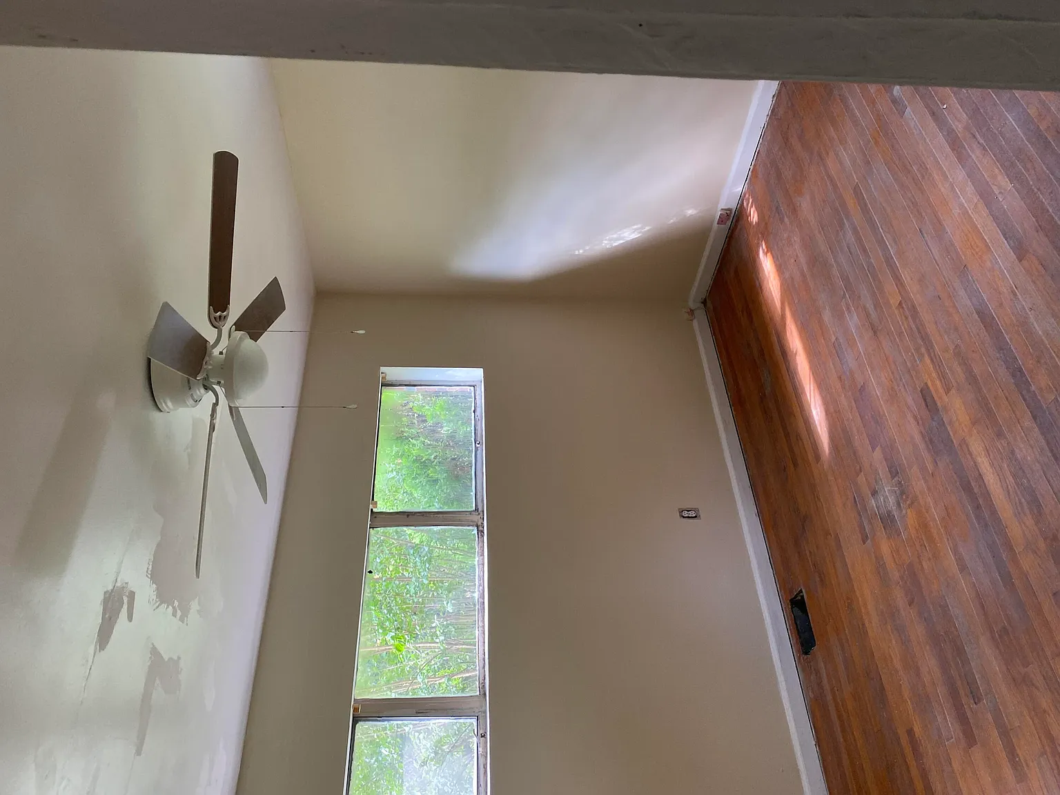2 bed, 1.0 bath, 1171 sqft, $1,100 — Photo 2