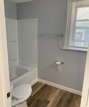 2nd image of 638 Franklin St SE