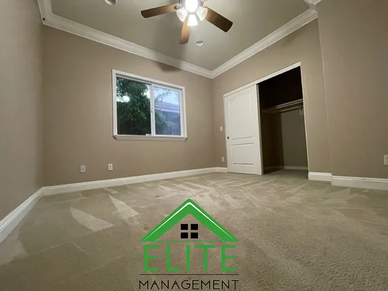 2128 Horseshoe Glen Cir — Photo 10