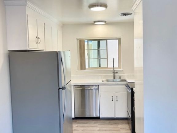 5th image of 1844 Park Ave #11